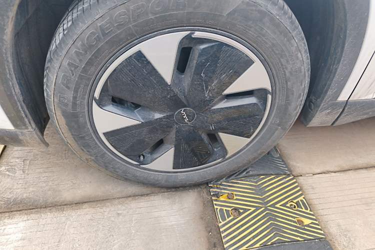 Used Dongfeng Aeolus L7 New Energy 2024 205 Plus Left Front Wheel Hub