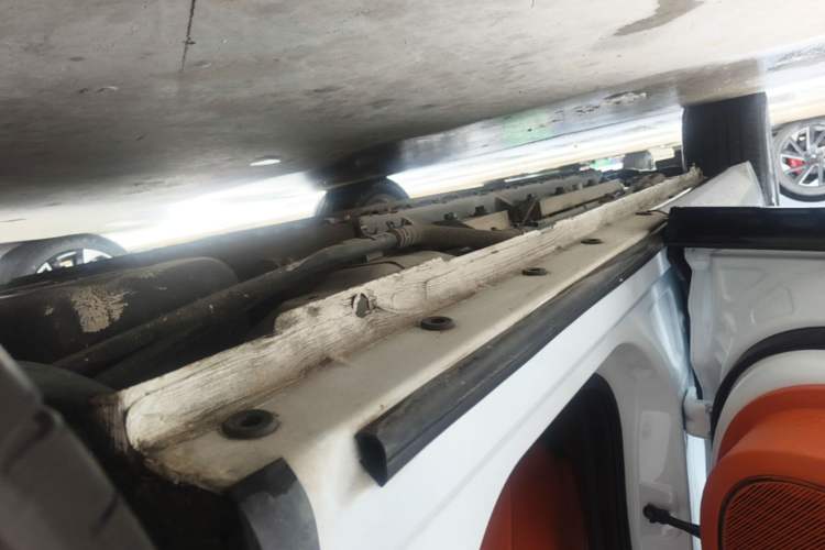 Used Dongfeng Aeolus L7 New Energy 2024 205 Plus Left Side Sill