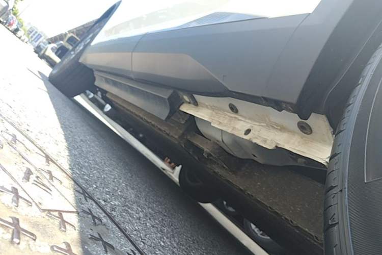 Used Dongfeng Aeolus L7 New Energy 2024 518 Pro Left Side Sill
