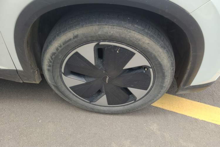 Used Dongfeng Aeolus L7 New Energy 2024 205 Plus Right Front Wheel Hub