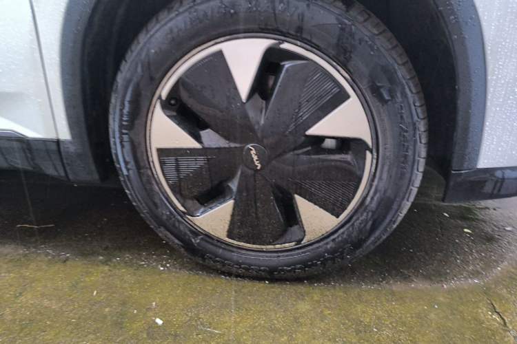 Used Dongfeng Aeolus L7 New Energy 2024 205 Pro Right Front Wheel Hub