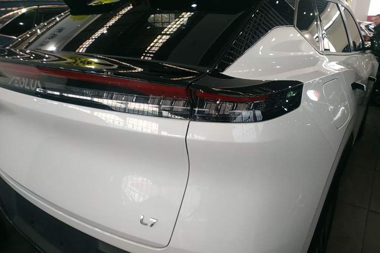 Used Dongfeng Aeolus L7 New Energy 2024 205 Plus Right Rear Taillight