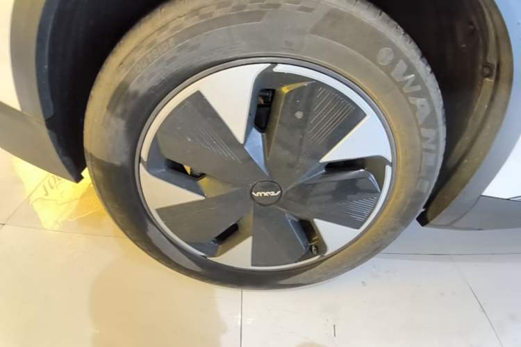 Used Dongfeng Aeolus L7 New Energy 2024 205 Plus Right Rear Wheel Hub