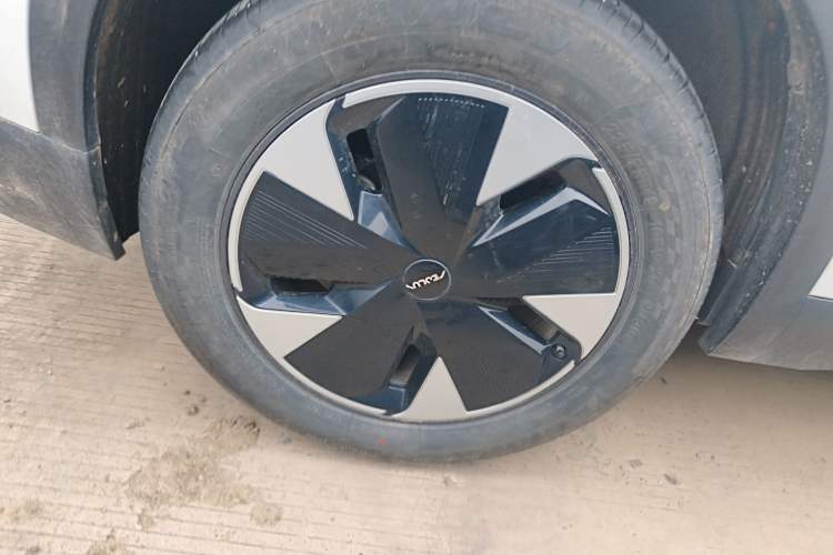 Used Dongfeng Aeolus L7 New Energy 2024 205 Plus Right Rear Wheel Hub