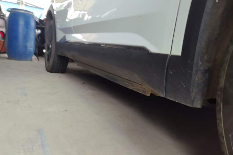 Used Dongfeng Aeolus L7 New Energy 2024 518 Pro Right Side Sill