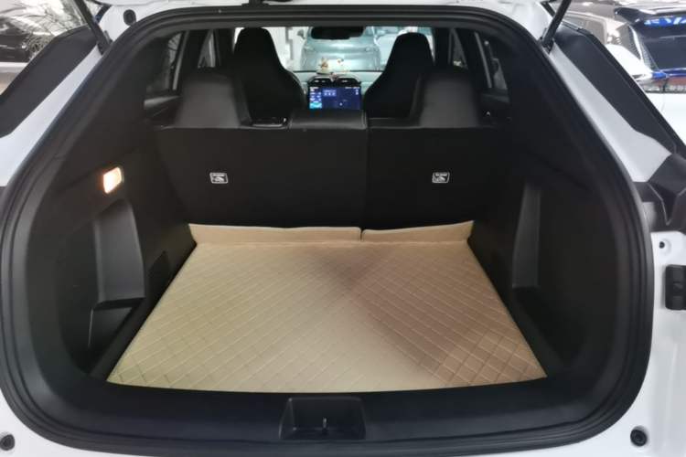 Used Dongfeng Aeolus L7 New Energy 2024 205 Pro Trunk