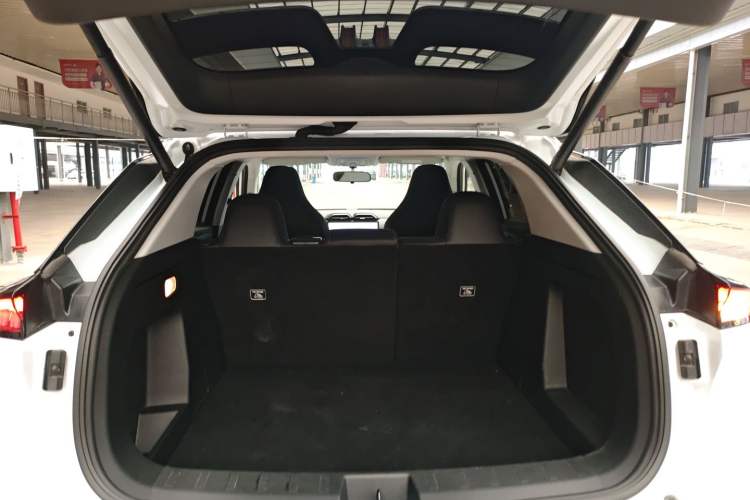 Used Dongfeng Aeolus L7 New Energy 2024 518 Pro Trunk