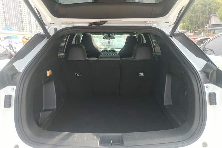 Used Dongfeng Aeolus L7 New Energy 2024 518 Pro Trunk