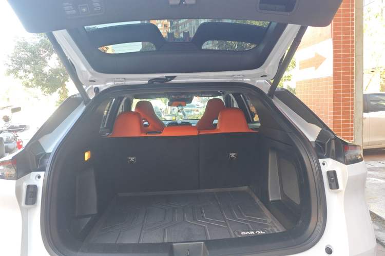 Used Dongfeng Aeolus L7 New Energy 2024 205 Plus Trunk