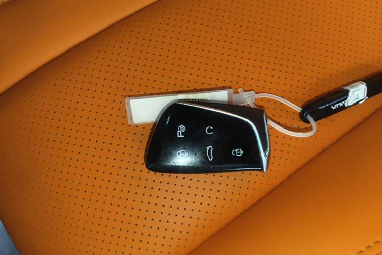 Used Dongfeng Aeolus L7 New Energy 2024 205 Plus Vehicle Key