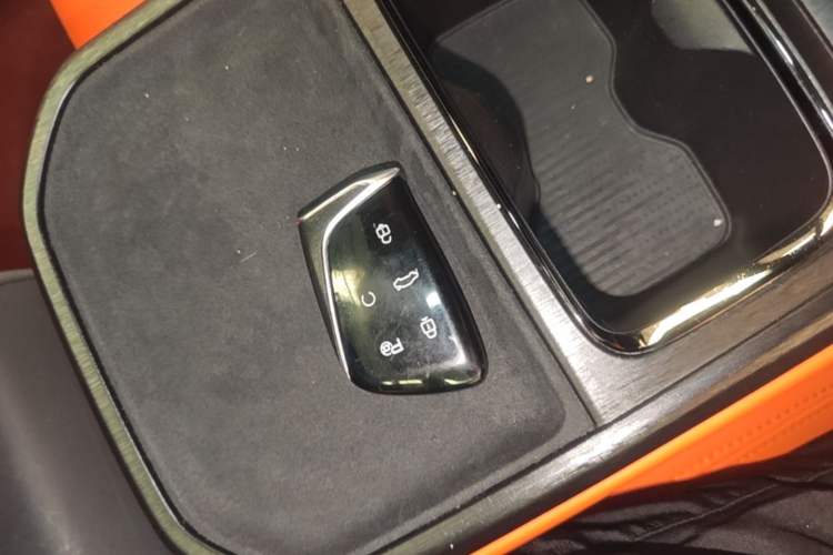 Used Dongfeng Aeolus L7 New Energy 2024 205 Plus Vehicle Key