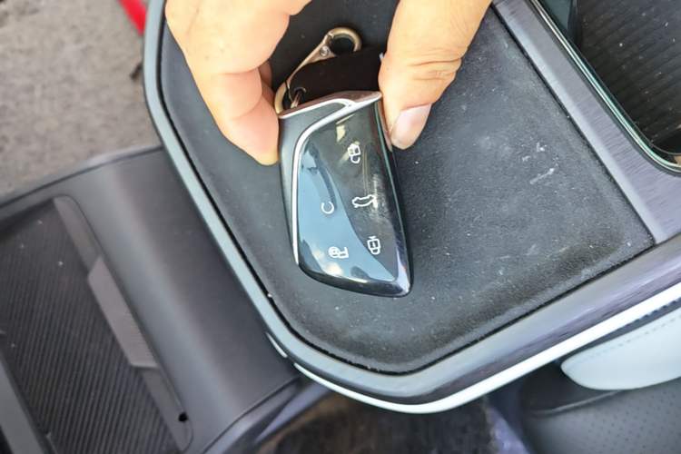 Used Dongfeng Aeolus L7 New Energy 2024 518 Pro Vehicle Key