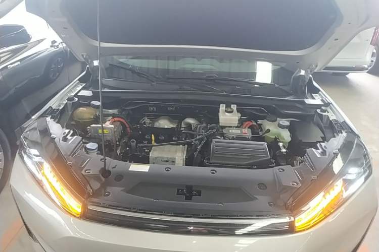 Used Dongfeng Aeolus L7 New Energy 2024 205 Pro Engine Bay
