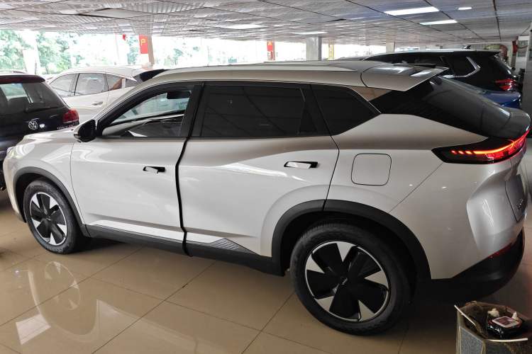 Used Dongfeng Aeolus L7 New Energy 2024 205 Air Exterior 3