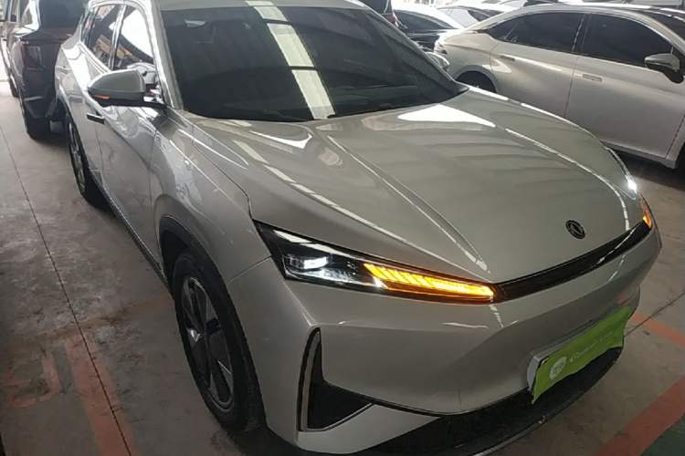 Used Dongfeng Aeolus L7 New Energy 2024 205 Pro Front Right 45 Deg