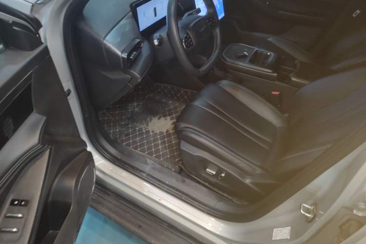 Used Dongfeng Aeolus L7 New Energy 2024 518 Air Interior 3