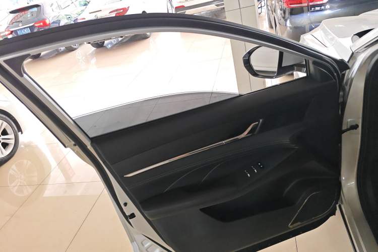Used Dongfeng Aeolus L7 New Energy 2024 205 Air Interior 7