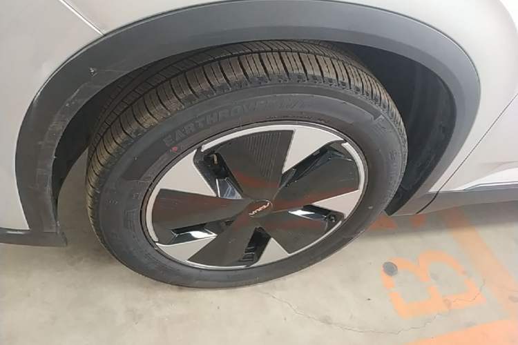 Used Dongfeng Aeolus L7 New Energy 2024 205 Pro Left Front Wheel Hub