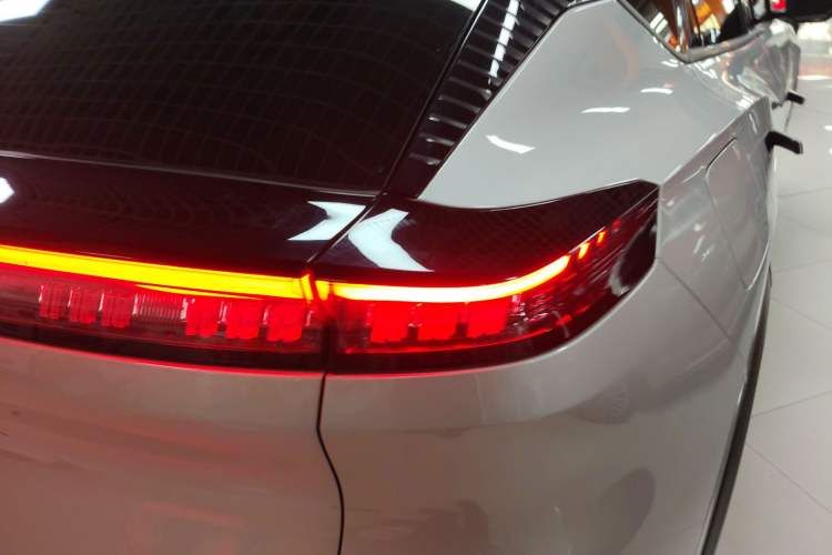 Used Dongfeng Aeolus L7 New Energy 2024 205 Plus Right Rear Taillight