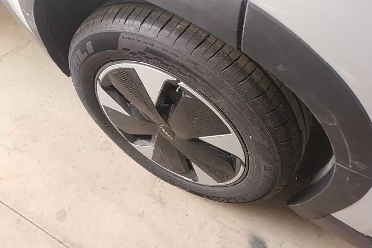 Used Dongfeng Aeolus L7 New Energy 2024 205 Pro Right Rear Wheel Hub