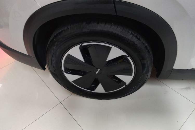 Used Dongfeng Aeolus L7 New Energy 2024 205 Plus Right Rear Wheel Hub