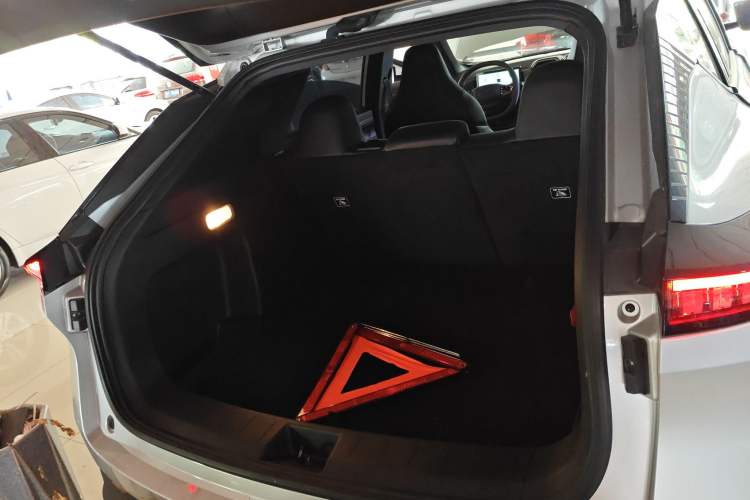 Used Dongfeng Aeolus L7 New Energy 2024 205 Air Trunk