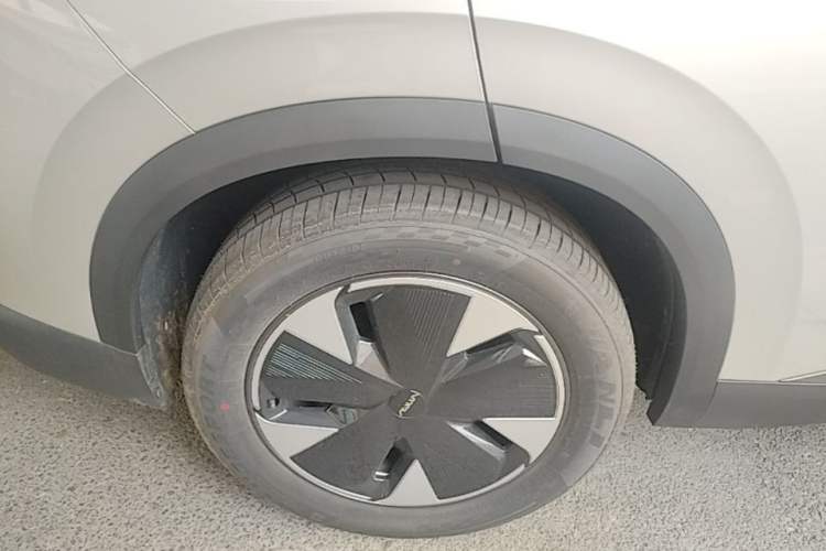 Used Dongfeng Aeolus L7 New Energy 2025 205 Ultra-Long Range Deluxe Edition Exterior 5
