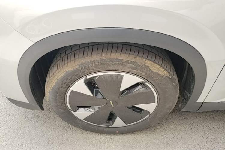 Used Dongfeng Aeolus L7 New Energy 2025 205 Ultra-Long Range Deluxe Edition Left Front Wheel Hub