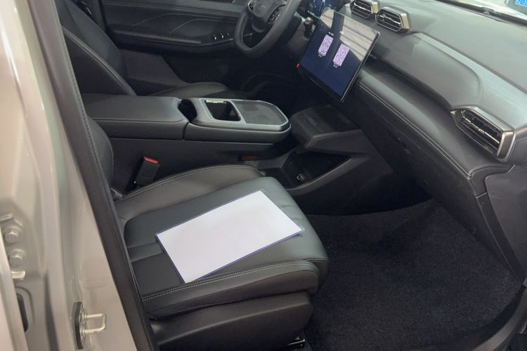 Used Dongfeng Aeolus L7 New Energy 2025 205 Ultra-Long Range Indulgence Version Right Front Seat