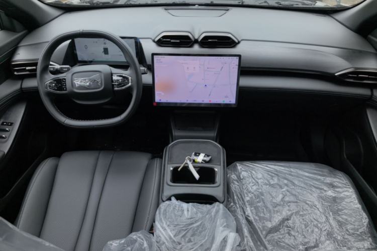 Used Dongfeng Aeolus L7 New Energy 2025 205 Ultra-Long Range Indulgence Version Center Console