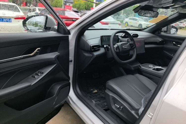 Used Dongfeng Aeolus L7 New Energy 2025 205 Ultra-Long Range Indulgence Version Driver Seat