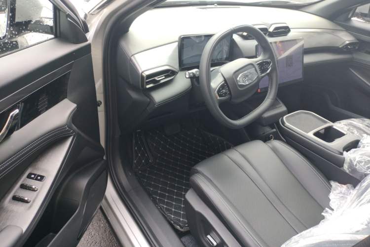 Used Dongfeng Aeolus L7 New Energy 2025 518 Comfort Edition Interior 2