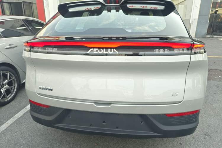 Used Dongfeng Aeolus L7 New Energy 2025 518 Comfort Edition Rear