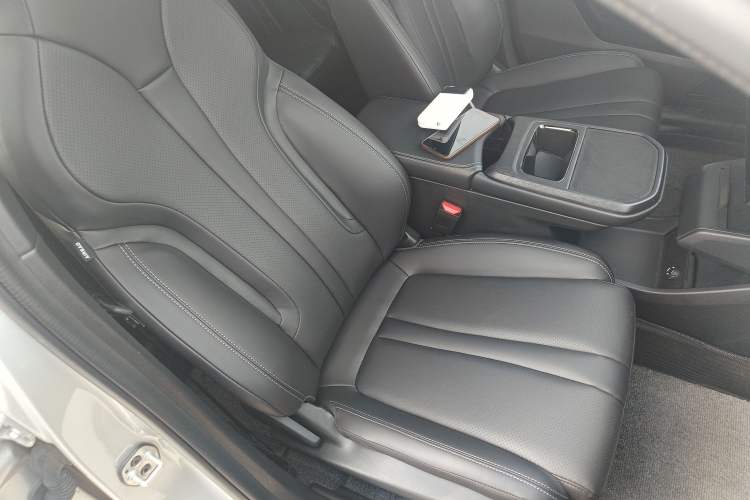 Used Dongfeng Aeolus L7 New Energy 2025 518 Zongxiang Trim Right Front Seat