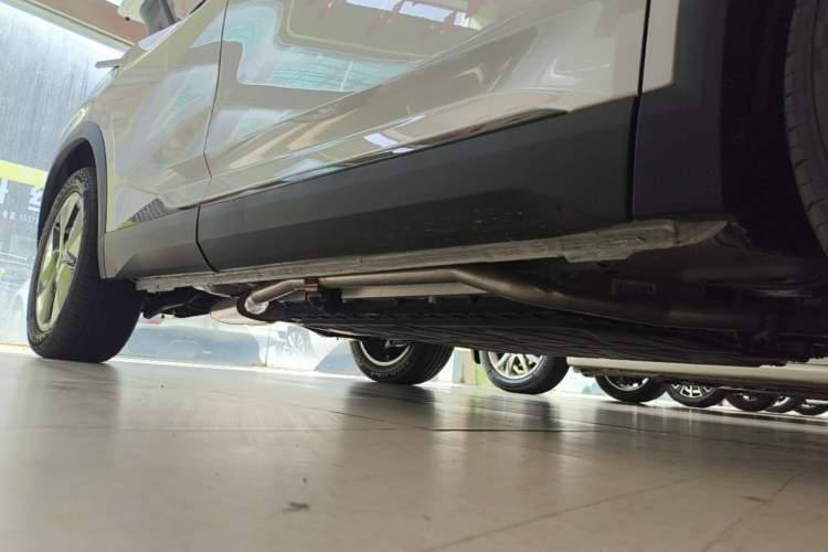 Used Dongfeng Aeolus L7 New Energy 2025 205 Ultra-Long Range Deluxe Edition Right Side Sill