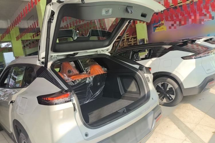 Used Dongfeng Aeolus L7 New Energy 2025 205 Ultra-Long Range Deluxe Edition Trunk