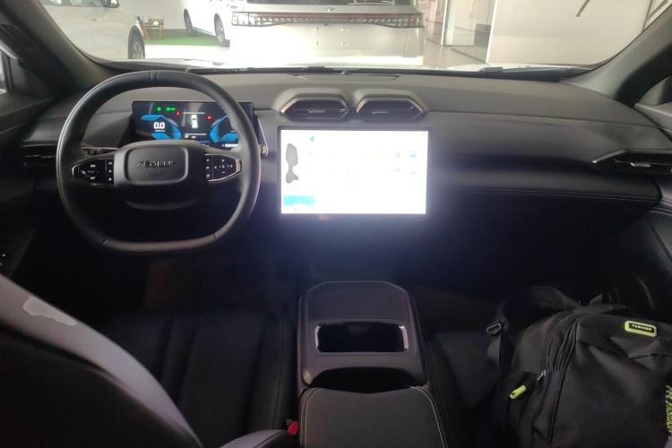 Used Dongfeng Aeolus L7 New Energy 2025 110 Long-Range Comfort Edition Center Console