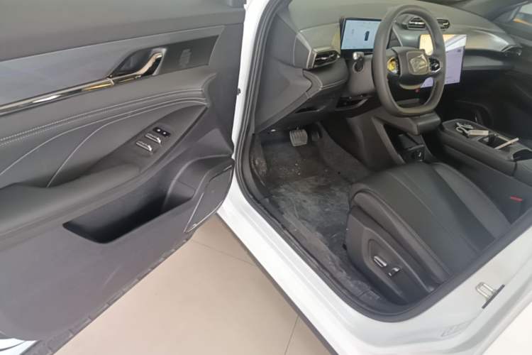 Used Dongfeng Aeolus L7 New Energy 2025 205 Ultra-Long Range Deluxe Edition Driver Seat