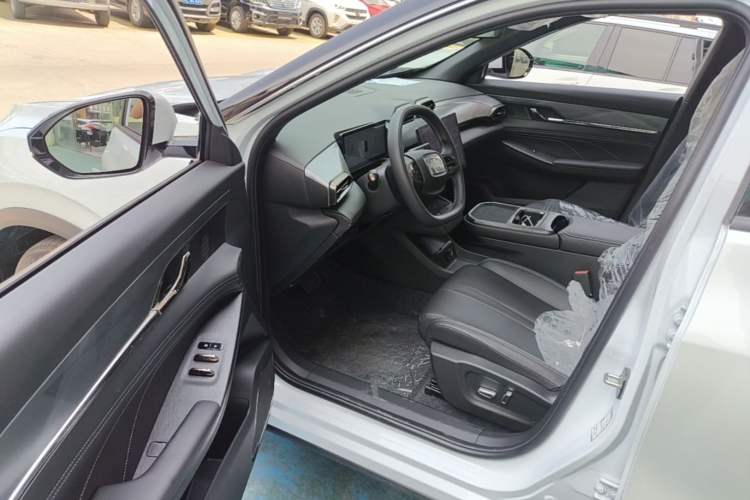 Used Dongfeng Aeolus L7 New Energy 2025 205 Ultra-Long Range Deluxe Edition Driver Seat