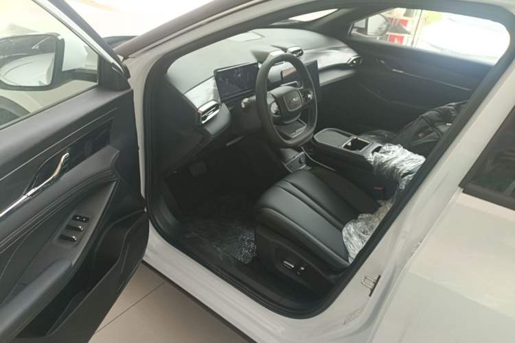 Used Dongfeng Aeolus L7 New Energy 2025 518 Comfort Edition Driver Seat