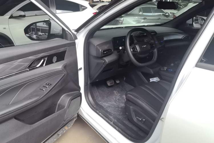 Used Dongfeng Aeolus L7 New Energy 2025 518 Comfort Edition Driver Seat