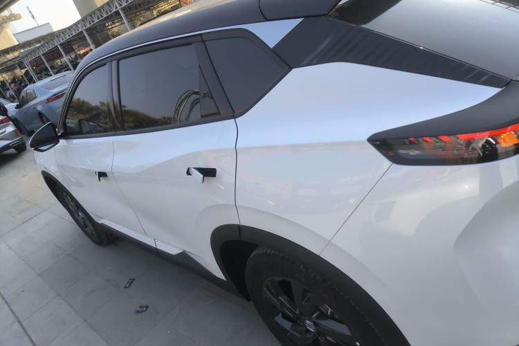 Used Dongfeng Aeolus L7 New Energy 2025 518 Comfort Edition Exterior 3