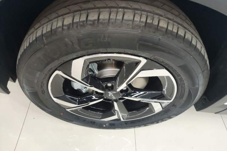 Used Dongfeng Aeolus L7 New Energy 2025 518 Comfort Edition Exterior 4