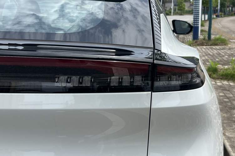 Used Dongfeng Aeolus L7 New Energy 2025 205 Ultra-Long Range Deluxe Edition Exterior 5
