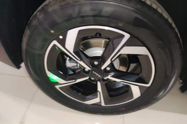 Used Dongfeng Aeolus L7 New Energy 2025 518 Comfort Edition Exterior 5