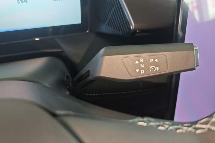 Used Dongfeng Aeolus L7 New Energy 2025 518 Comfort Edition Gear Lever