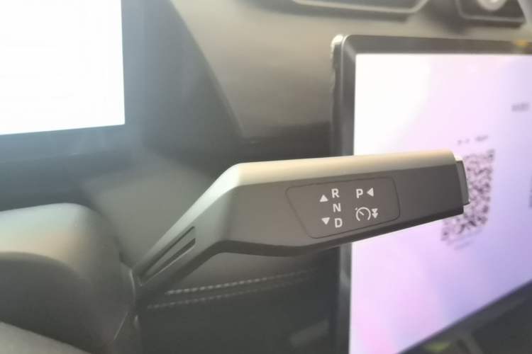 Used Dongfeng Aeolus L7 New Energy 2025 518 Comfort Edition Gear Lever