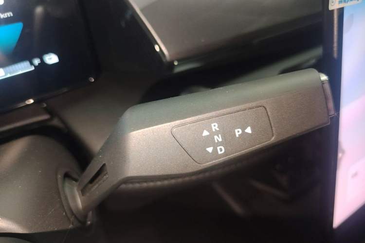 Used Dongfeng Aeolus L7 New Energy 2025 518 Comfort Edition Gear Lever
