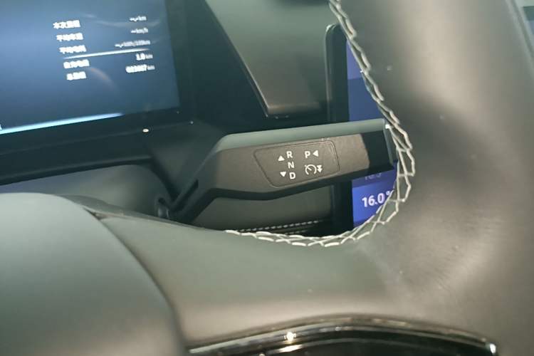 Used Dongfeng Aeolus L7 New Energy 2025 518 Comfort Edition Gear Lever