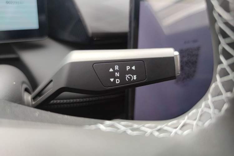 Used Dongfeng Aeolus L7 New Energy 2025 518 Comfort Edition Gear Lever